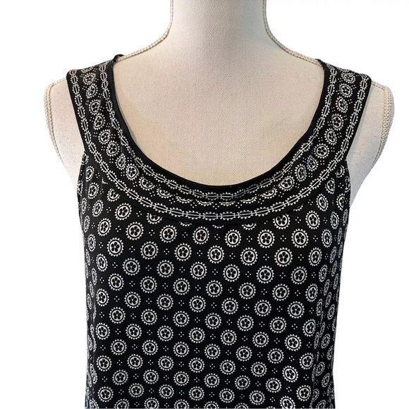 Max Studio Black And White Blouse Large Geometric Polka Dot Flowers Jersey Tank - Picture 4 of 5